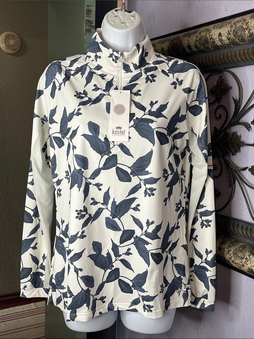 Kastel Denmark  NWT White Half-Zip Pullover with Blue/Grey Leaf Print Sz M